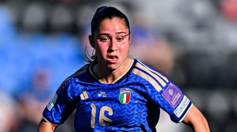  Giulia Dragoni playing for Italy in a 2027 World Cup qualifier