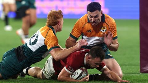 Ben White scores