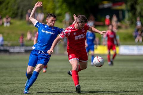 Newtown v Penybont