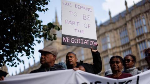 Protesters outside Parliament 