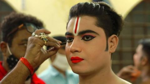 Mithilesh Pandey getting ready for the performance.