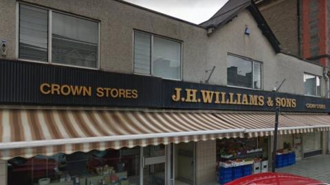 Siop J.H. Williams & Feibion Crown Stores