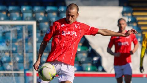 Jersey Bulls striker Carl Hinds