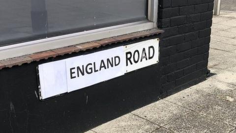 England Road sign