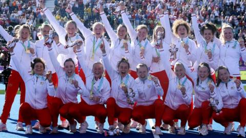 England women's hockey team celebrate gold at the Commonwealth Games