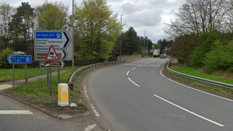 The A608 Mansfield Road next to junction 27 of the M1