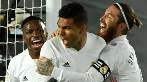 Real Madrid celebrate Casemiro's goal