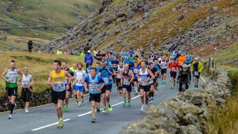 Runners in the Snowdonia Marathon