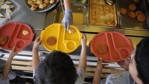 School dinners being served