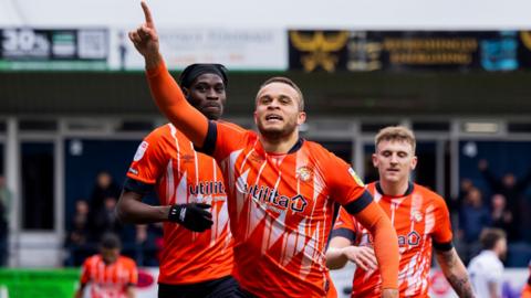 Carlton Morris celebrates