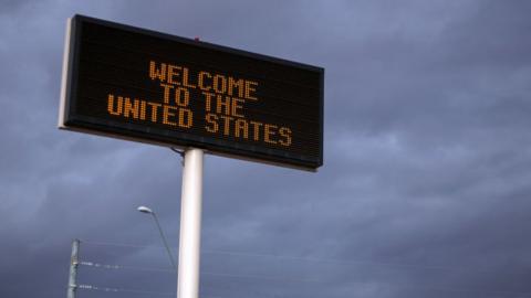 A sign on the US-Mexican border