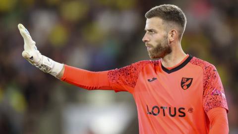 Angus Gunn