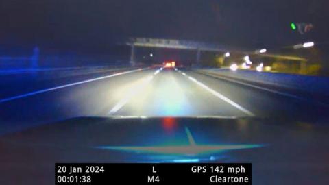 Dash cam footage of a car speeding at 142mph