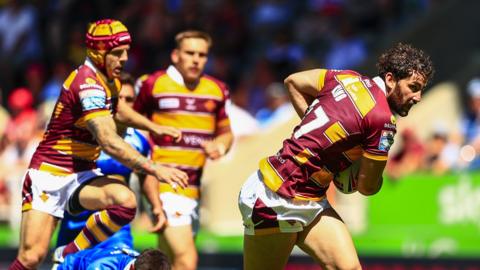 Huddersfield giants King play