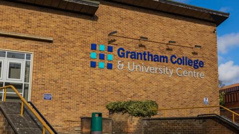 Grantham College signage on building