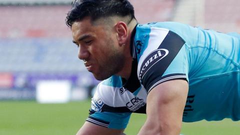 Andre Savelio in action for Hull FC