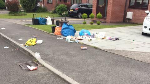 Rubbish on street in Bryn Menin