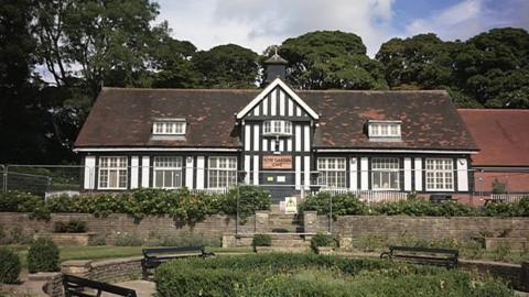 Rose Garden Cafe in Graves Park