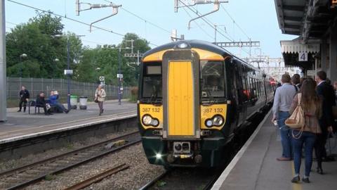 Train arriving at Maidenhead