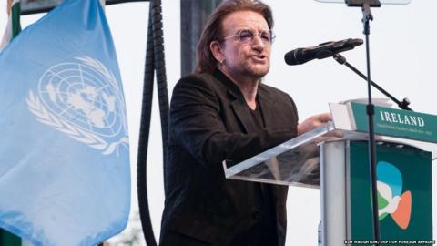 U2 singer Bono pays tribute to the UN