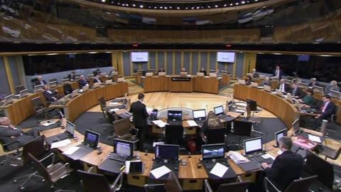 Siambr y Senedd