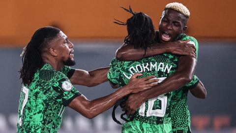 Nigeria celebrate a goal by Ademola Lookman against Cameroon at the 2023 Africa Cup of Nations