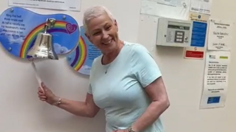 Pamela Ballentine rings bell in hospital