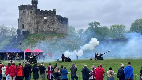 Gun salute in Cardiff castle