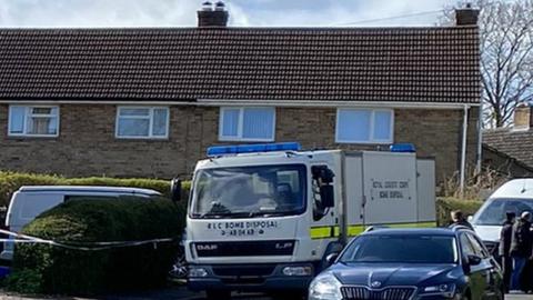 Bomb squad in Loring Road, Sharnbrook