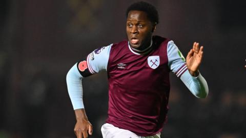 Kamarai Swyer playing for West Ham's reserve side