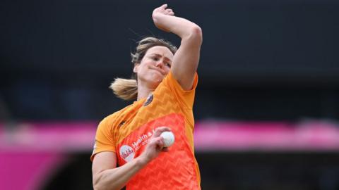 Ellyse Perry of Birmingham Phoenix warms up for The Hundred