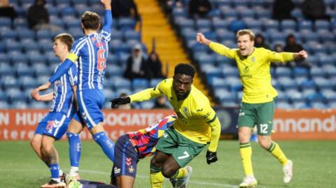 Elie Youan scores for Hibs