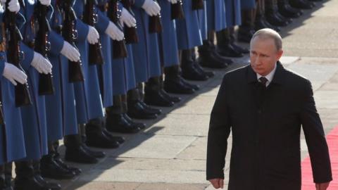 Russian President Vladimir Putin attends an official welcoming ceremony in Belgrade, Serbia, 17 January 2018