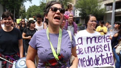 Women protesting femicide and the recent murder of 19-year-old Mara Castilla in Mexico City in September