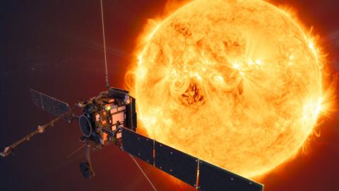 Solar Orbiter heading towards the Sun
