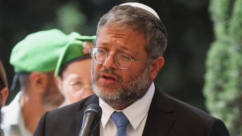 File photo showing Israeli National Security Minister Itamar Ben-Gvir (left) addressing an event for Israel's Memorial Day in Beersheba (25 April 2023)