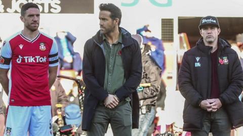 Ryan Reynolds(C) and Rob McElhenney (R)