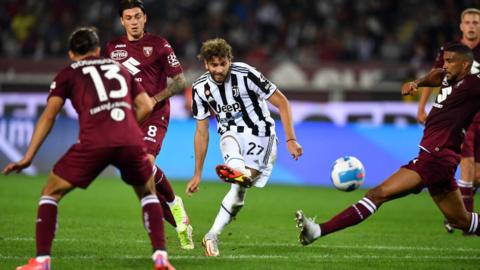 Locatelli strikes late to give Juventus victory