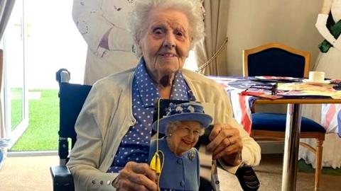 Norah Shaw visited Lincoln Cathedral to reflect on the death of the Queen