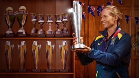 Meg Lanning with World Cup trophy