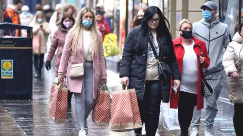 shoppers in Glasgow