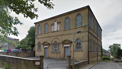 Ummid school in Bakes Street Bradford