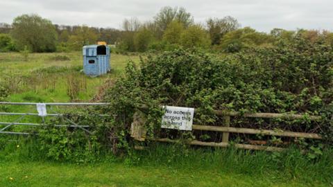 Land at the bottom of Stoneway, Hartwell