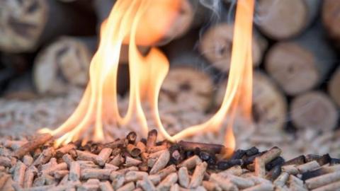 Wood pellets burning