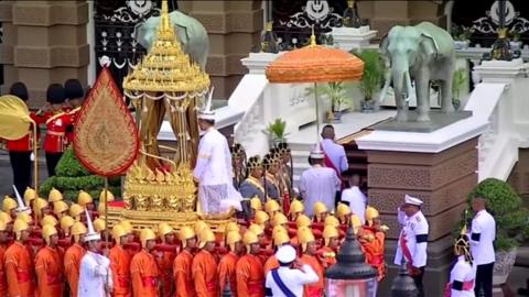 The king's ashes are moved on the last day of his funeral