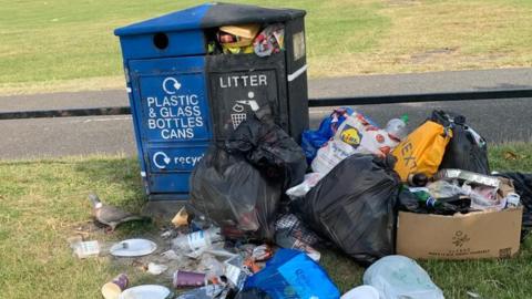 Rubbish at East Beach, Shoeburyness