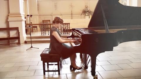 Alison Starritt playing piano