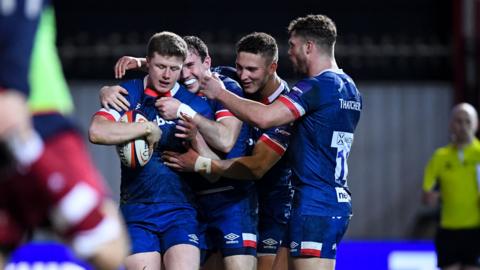 Bristol celebrate Noah Heward's try