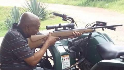 Jacob Zuma with rifle