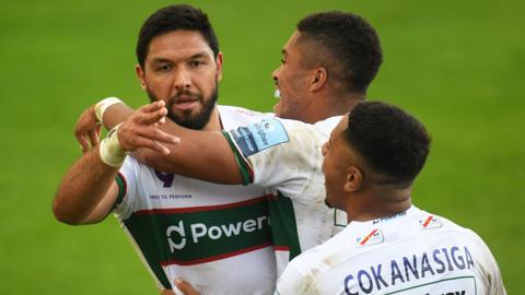 Curtis Rona celebrates his try